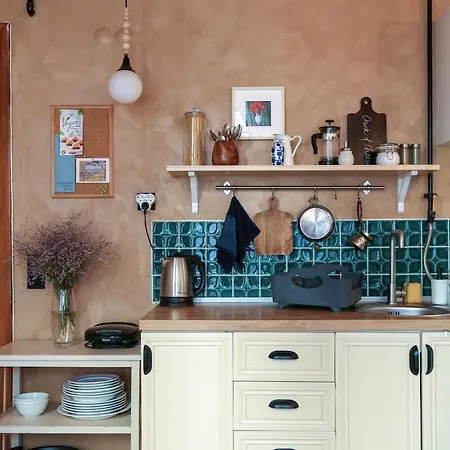 Apartment Stylish Apartment, Steps From Istiklal Street