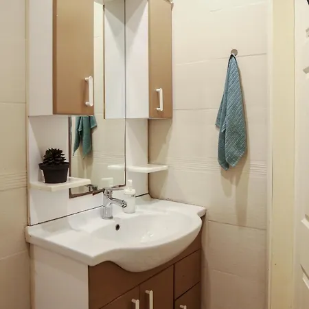 Stylish Apartment, Steps From Istiklal Street